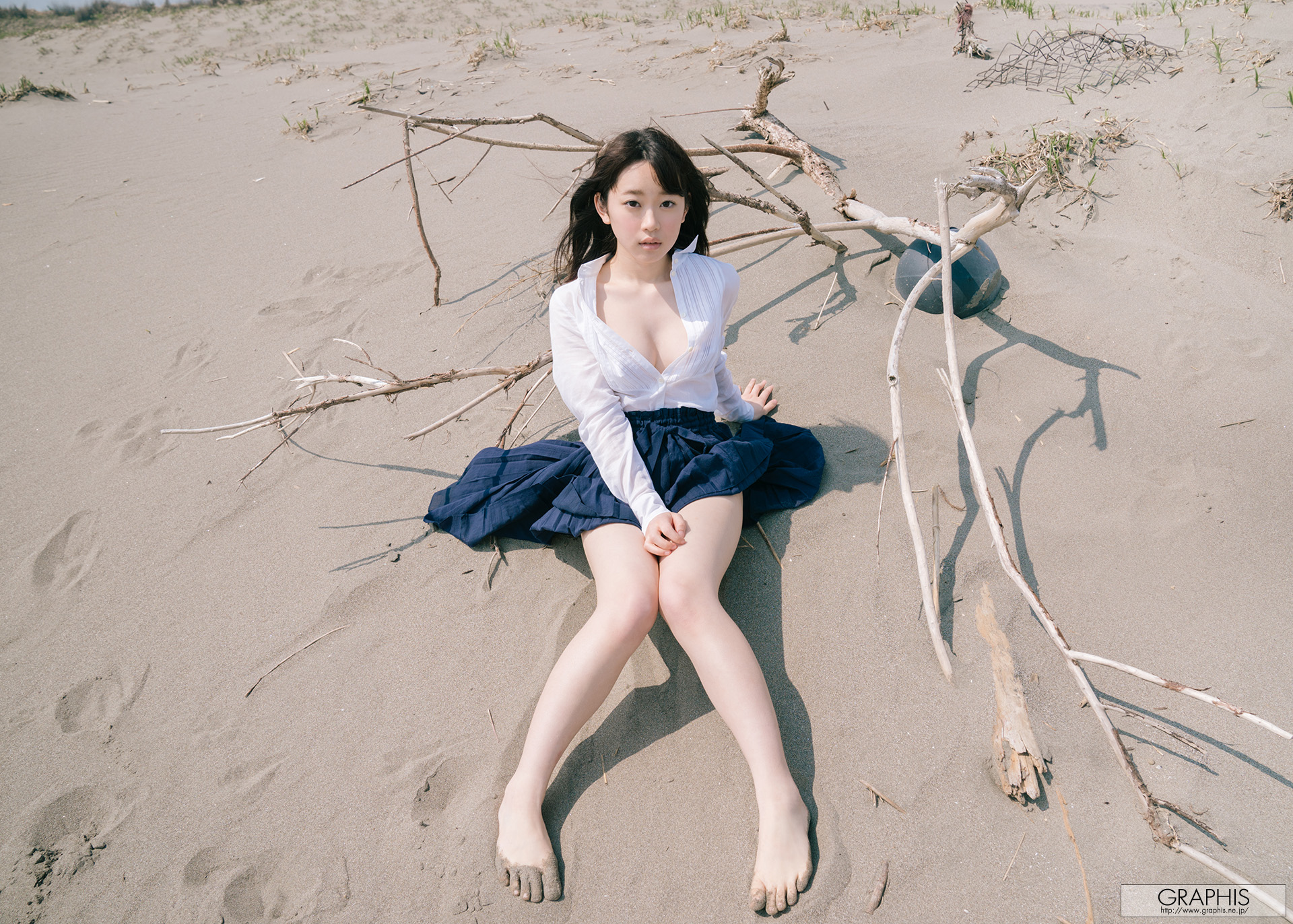 沙滩上的jk少女壁纸